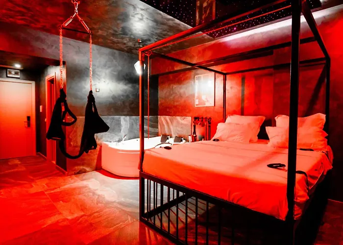 Апартаменты Fantasy Jacuzzi *