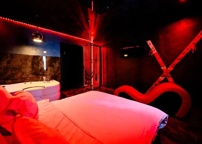 Apartment Fantasy Jacuzzi